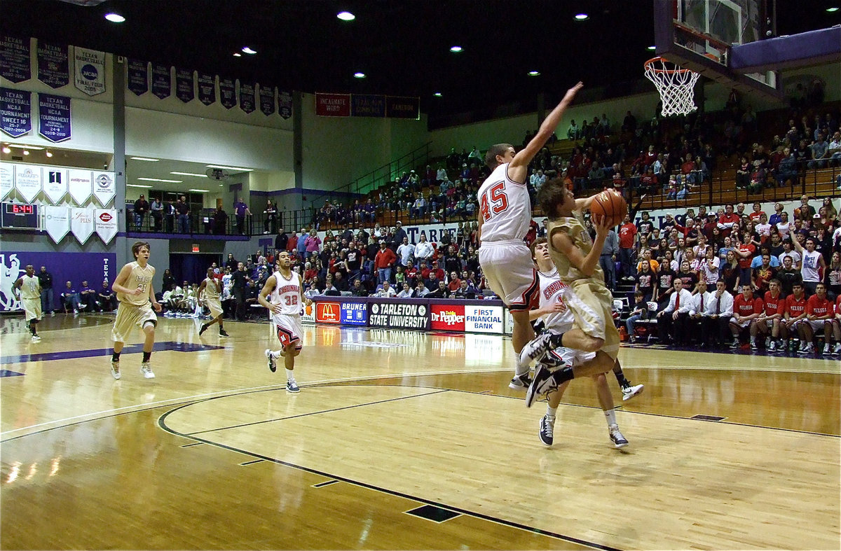 Image: Fast-break chance — Jase Holden(3) takes advantage of a rare fast-break opportunity for the Gladiators.