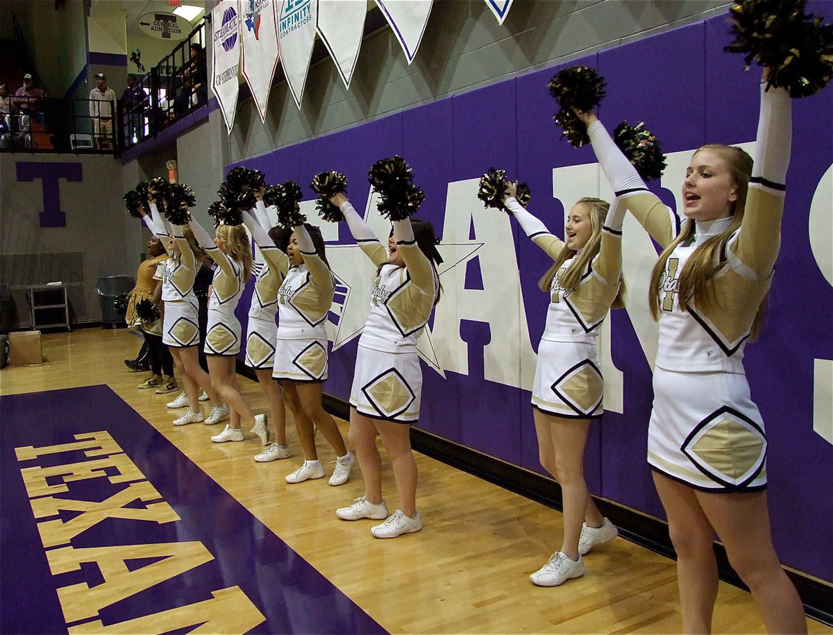 Image: Cheerleaders working hard — Italy’s cheerleaders keep the spirit up in Stephenville.