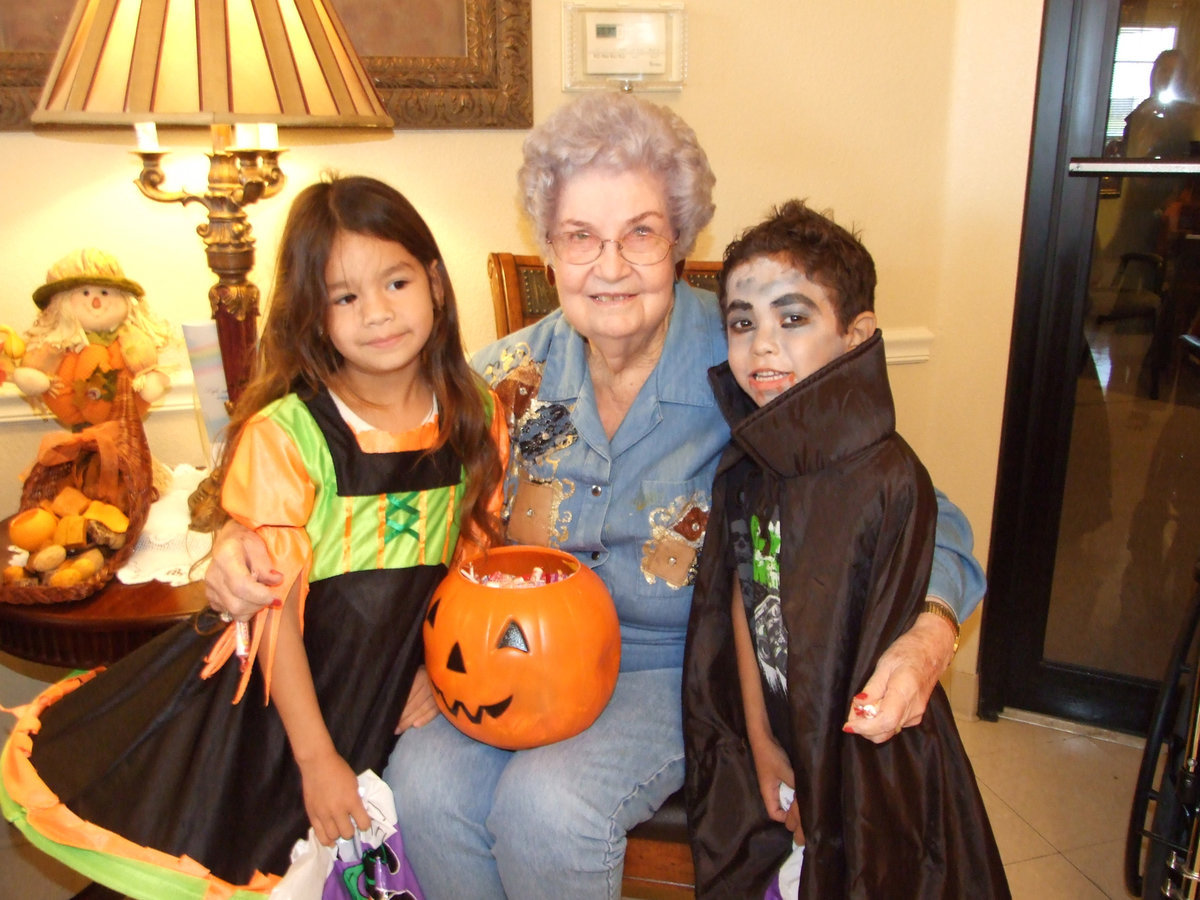 Image: Evelyn Jenkins — Evelyn Jenkins enjoying her guests.