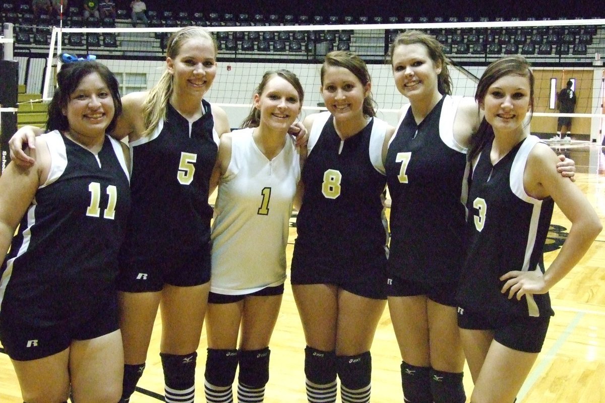 Image: Gladiator Seniors — L-R Blanca Figueroa, Becca DeMoss, Lindsey Brogden, Angelica “Jelly” Garza, Stephanie Carter and Annalee Lyons.