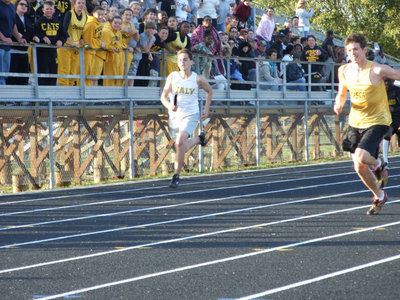 Image: Cody “Mad Rhino” Medrano — Cody “Mad Rhino” Medrano runs more like a gazelle as he heads for the finish line.
