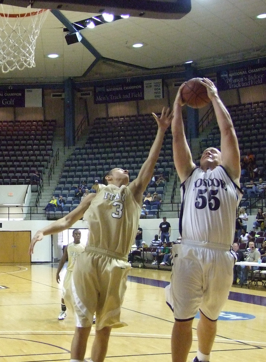 Image: Oscar vs “Big Country”