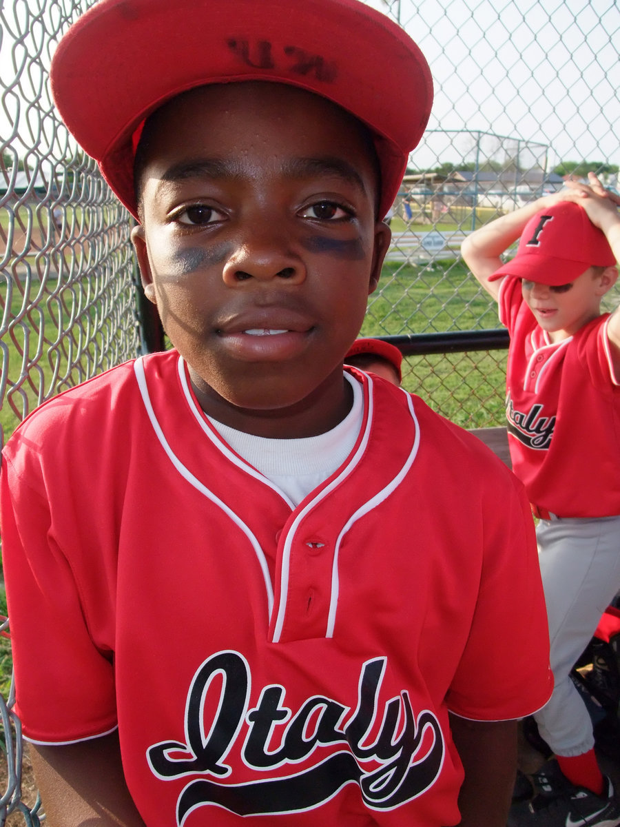 Image: Kendrick Norwood — Kendrick Norwood takes the infield.