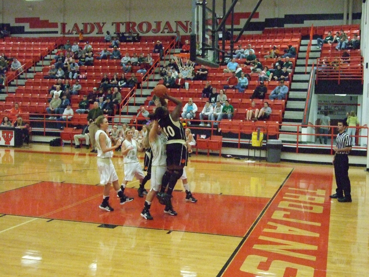 Image: Reed explodes — Italy’s #40 Jimesha Reed explodes up to the hoop against Valley Mills.