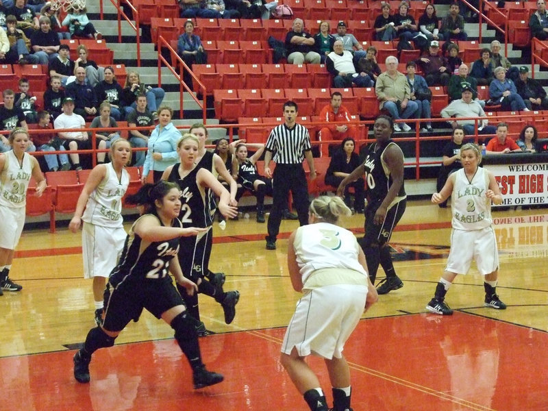 Image: Blanca reacts — Italy Senior Blanca Figueroa races over to stop a Valley Mills player from scoring another bucket.