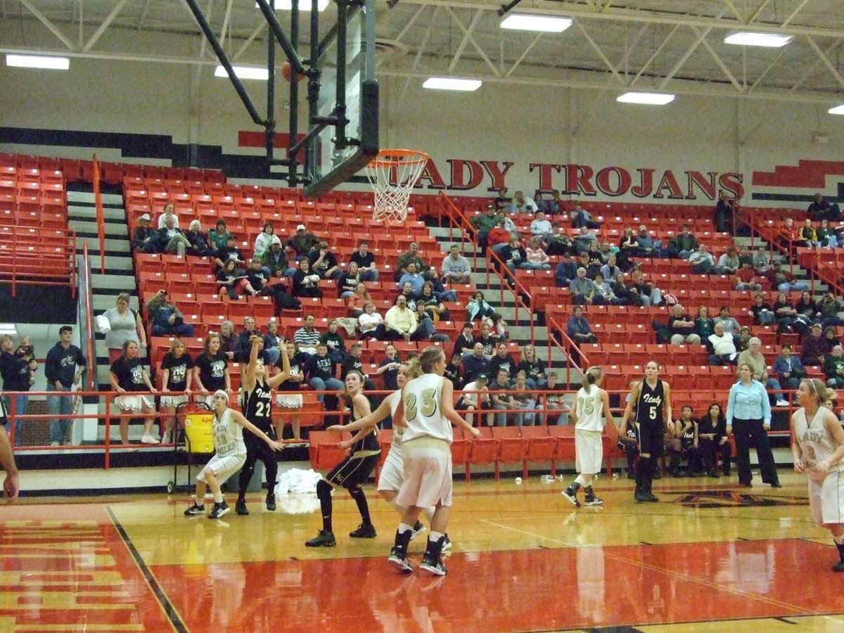 Image: Megan launches — Italy’s #22 Megan Richards let’s it fly higher than an eagle in an attempt to score against Valley Mills.