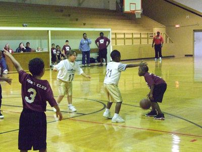Image: Double Team — Italy 9 puts the pressure on a Hillsboro Maroon dribbler in the coed 1st and 2nd grade division.