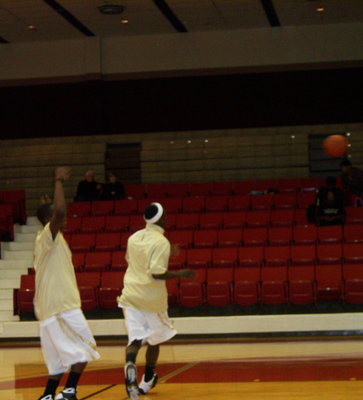 Image: Routine — The Gladiators go through their pre-game routine preparing for the Wortham Bulldogs in the 1st round of the 2008 Kiwanis Classic.