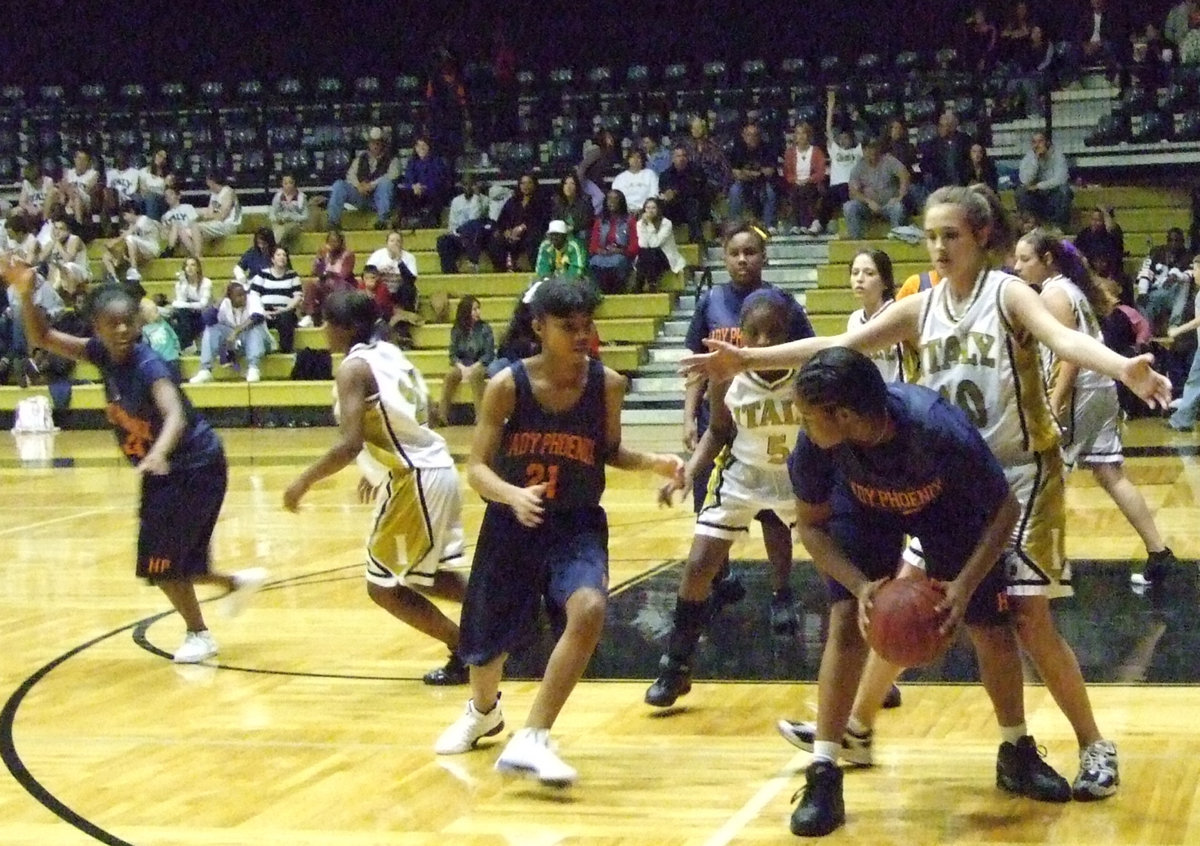 Image: Hampton searches to pass — Italy guards the 8th grade team from Hampton.