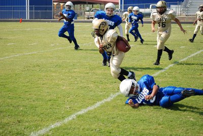 Image: Breaking free — The Italy Gladiators won 14 to Blooming Grove 0.