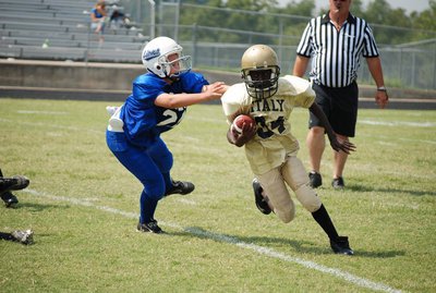 Image: Just out of reach — Italy Gladiators “A” team fought hard against Blooming Grove.