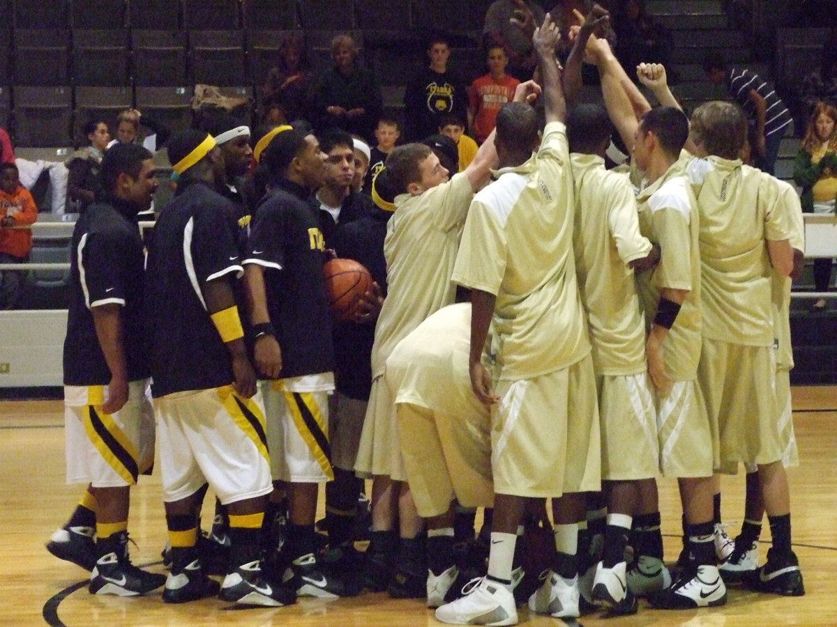 Image: Italy VS Itasca — Italy traveled to Itasca on Thursday night to make a statement on the basketball court. Although the game was very exciting, it was Itasca who had the last word defending their floor 62-59.