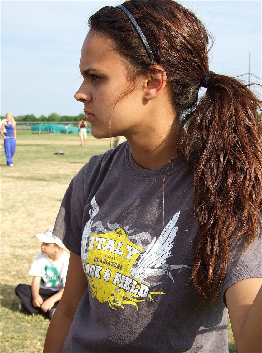 Image: Anna Viers — Anna Viers sports the Italy 2011 Gladiators Track &amp; Field T-shirt in Rio Vista.