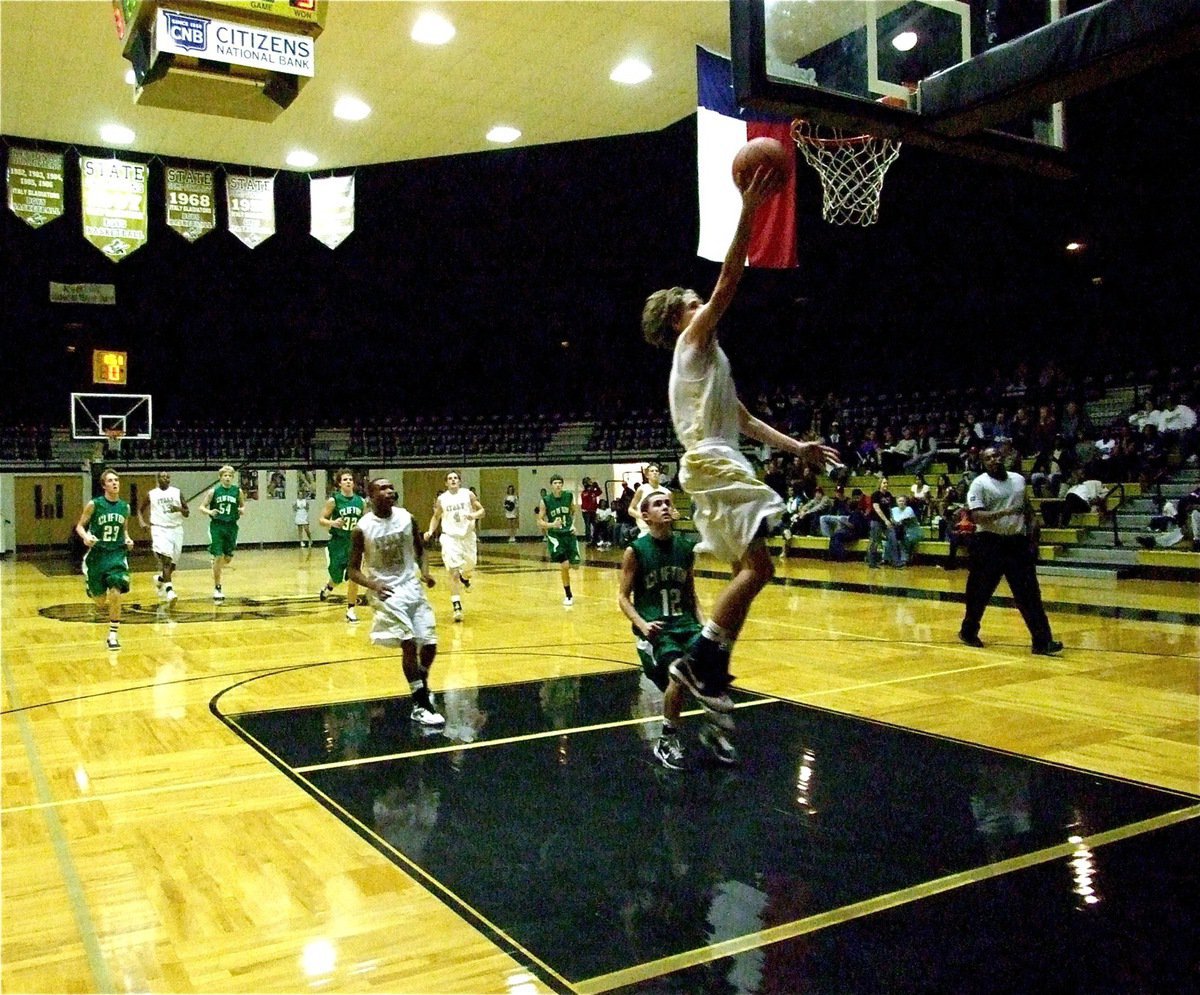 Image: No looking back — Colton Campbell(5) and the Gladiators leave the Clifton Cubs behind.