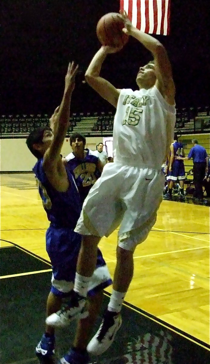 Image: Souder scores inside — Gladiator Brandon Souder(15) scores inside for 2-points against the Venus J.V. squad.