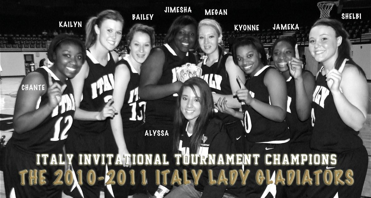 Image: The I.I.T. Champions — The Italy lady Gladiators win the 2010 Italy Invitational Tournament and made it look easy.