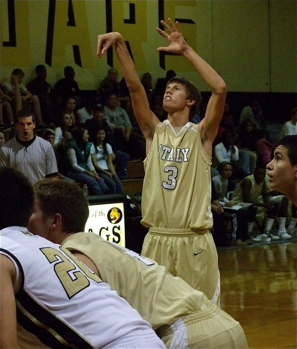 Image: Check that form — Jase Holden(3) has success at the free-throw line.