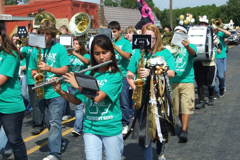 Image: The Gladiator Regiment Band leads Italy’s Homecoming Parade — The Gladiator Regiment Band leads the Italy High School 2010 Homecoming Parade thru the neighborhoods and down the middle of Main Street in downtown Italy.