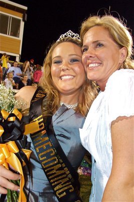 Image: Congrats, Shelbi! — And Italy’s 2010 Homecoming Queen is…………..Shelbi Gilley! After the announcement, Shelbi receives a proud hug from her mother, Darla Surles Cook.
