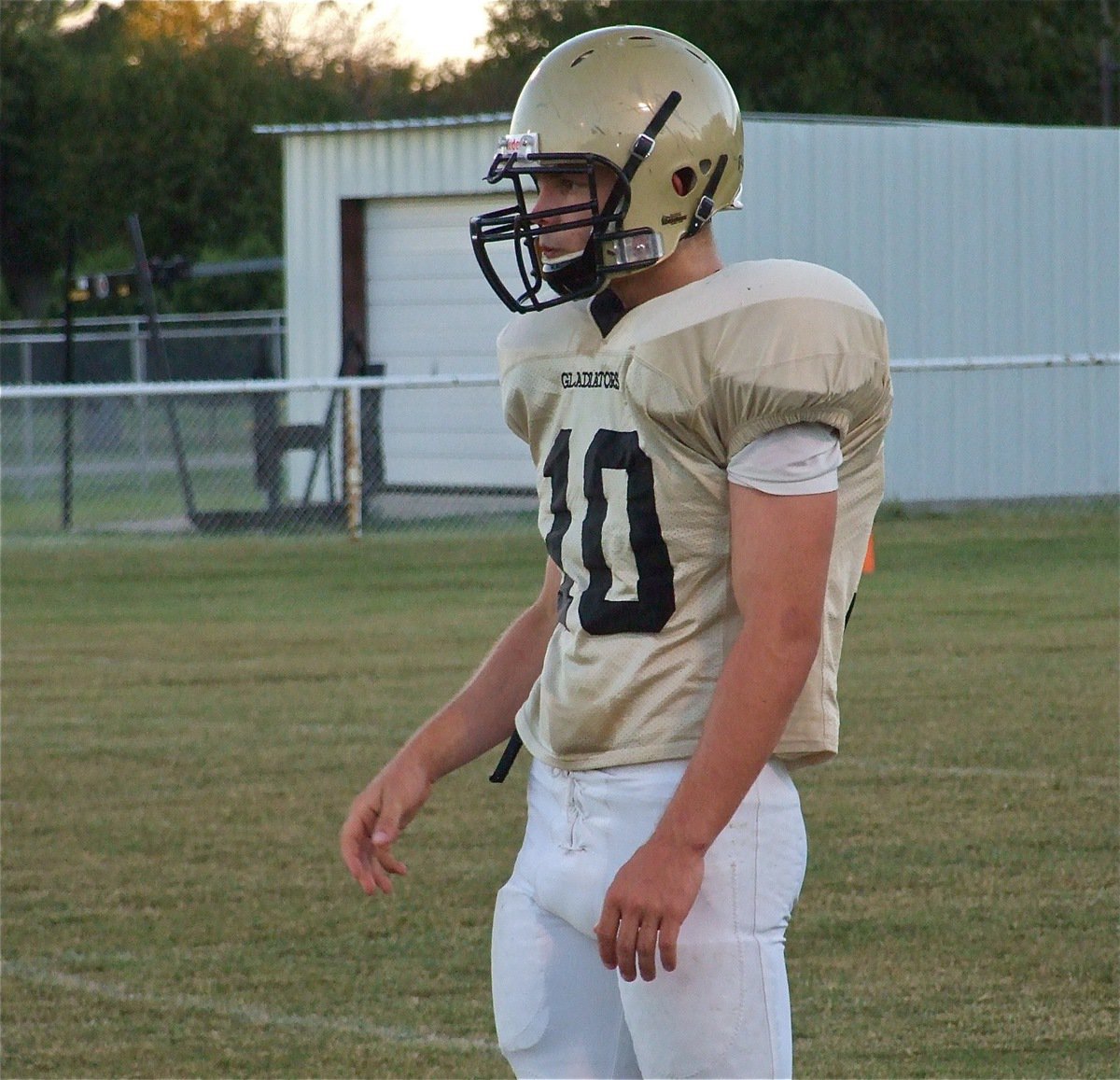 Image: Kick return — Gladiator Chase Hamilton(10) gets ready to receive the kickoff.