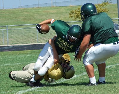 Image: Stuffed bird — Defensive end Bailey Walton stuffs the Eagles who tried to trick Italy’s JV team with a reverse.