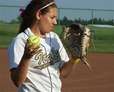 Image: Gone with the wind — When Alyssa Richards throws a softball, it’s gone!