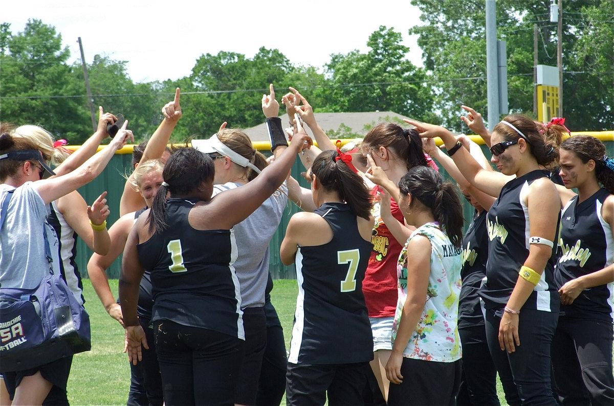 Image: One last time — The Lady Gladiators stand as one, one last time, finishing the 2010 season as regional semi-finalists. Awesome!