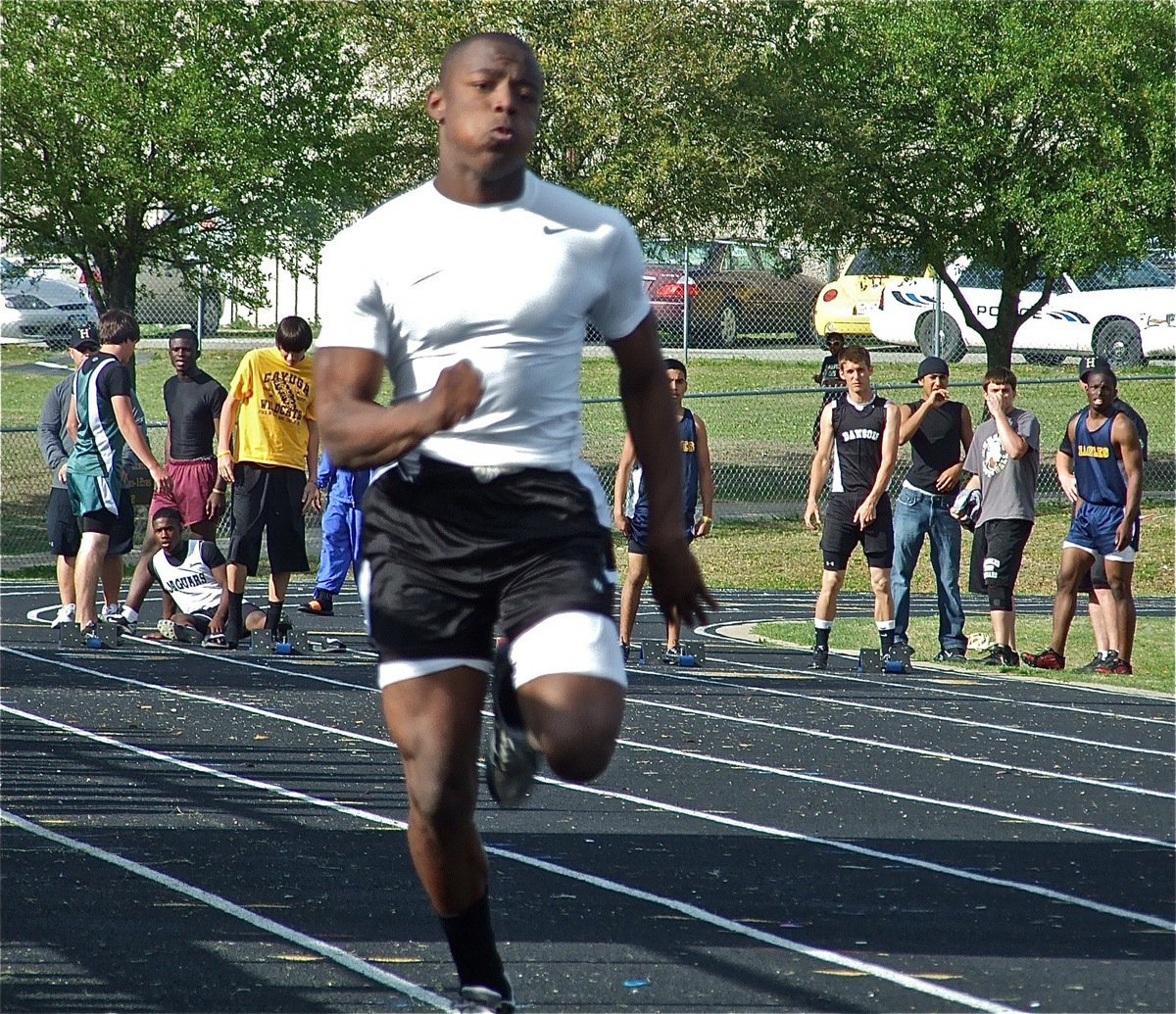 Image: Desmond dashes — Desmond Anderson keeps running all the way to Area.