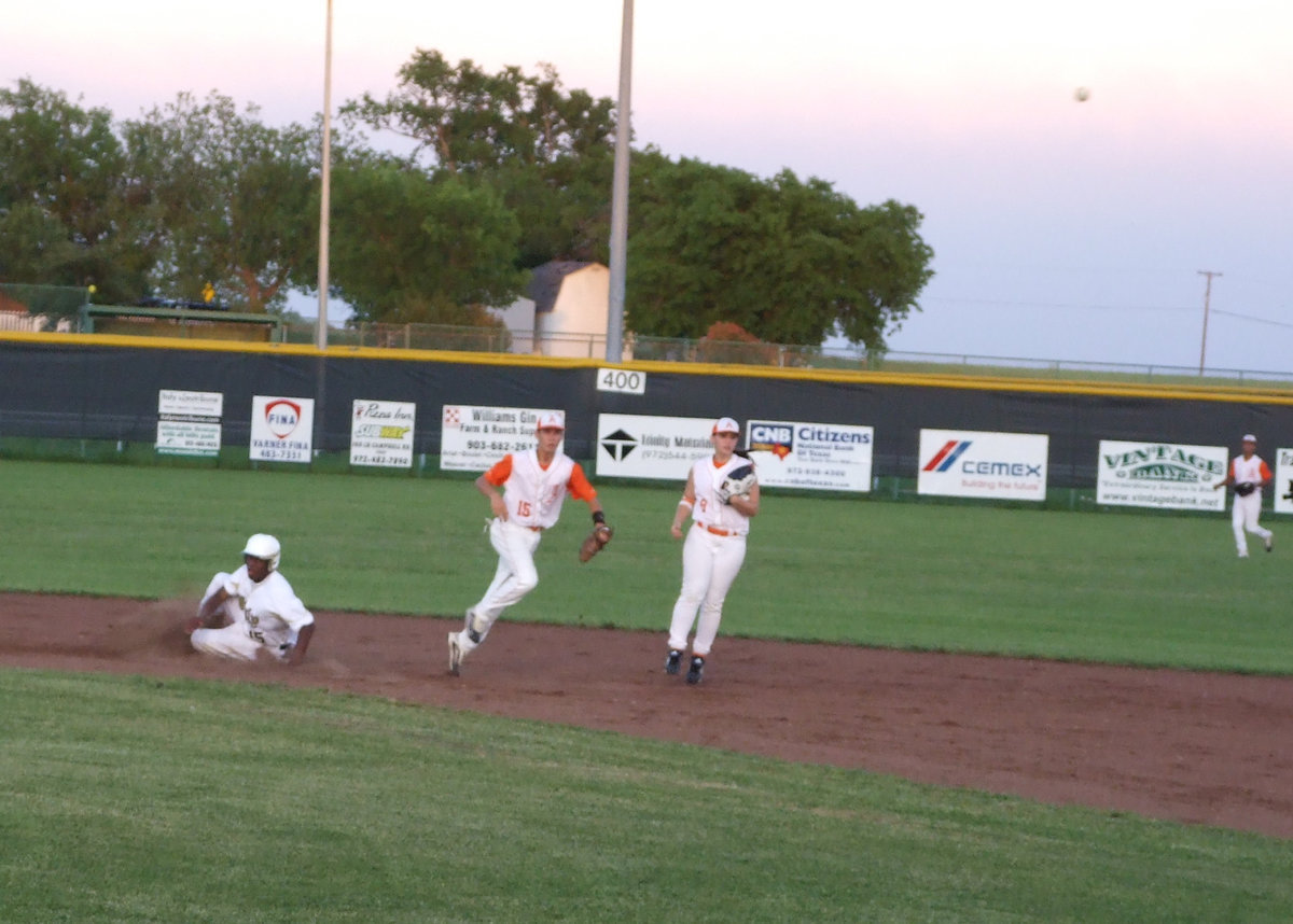 Image: Slidin’ in — Once again, Desmond out ran the ball.