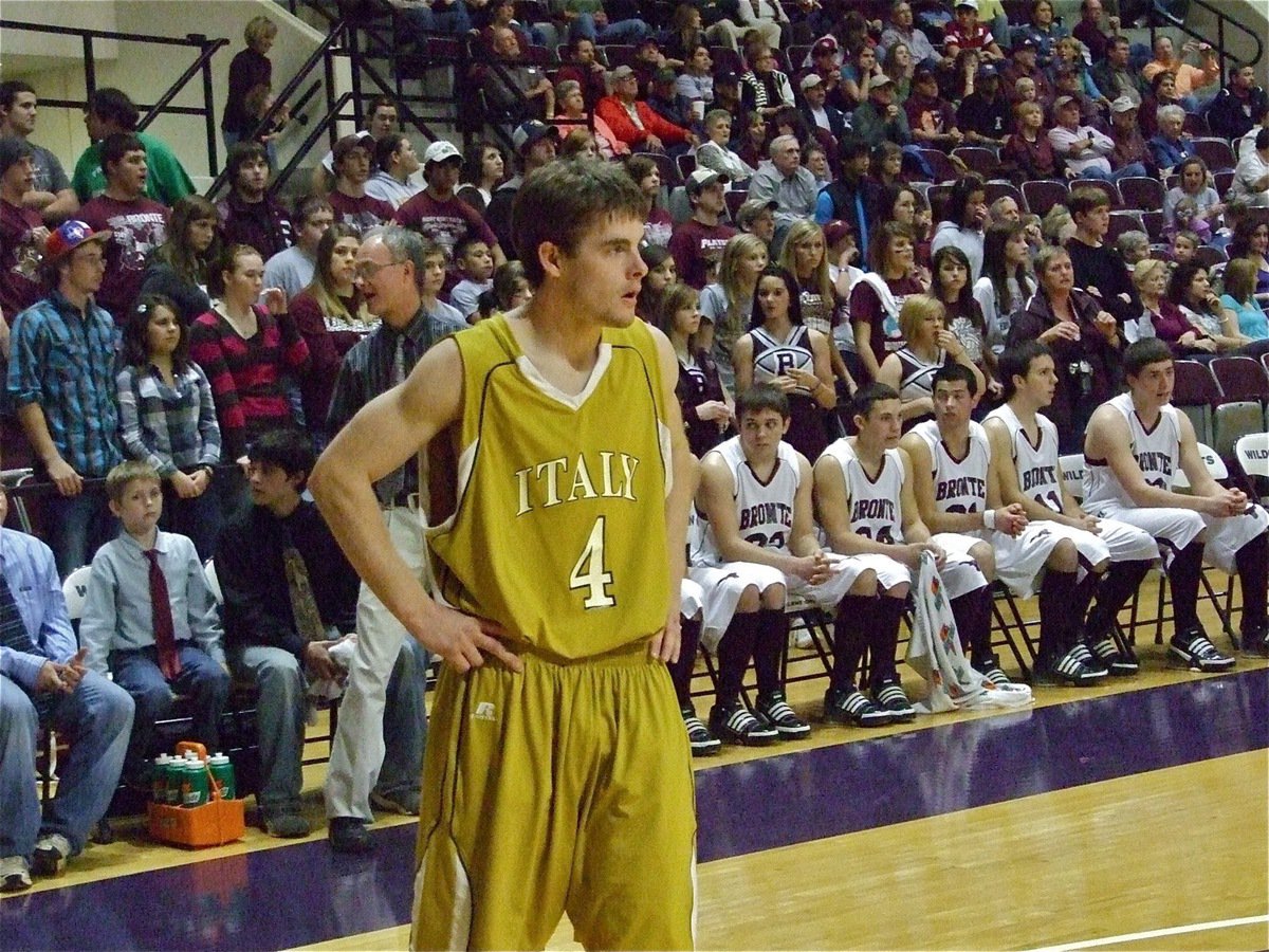 Image: Ryan Ashcraft — Gladiator Ryan Ashcraft(4) surveys the herd of Bronte Longhorns.