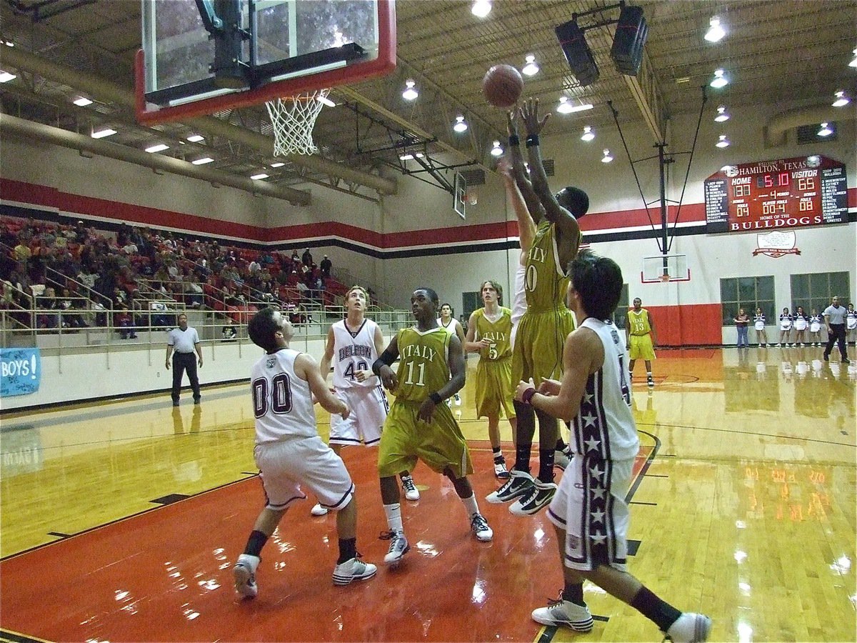 Image: Still jumping — Even the Energizer Bunny® would be impressed with John Isaac’s(10) performance.