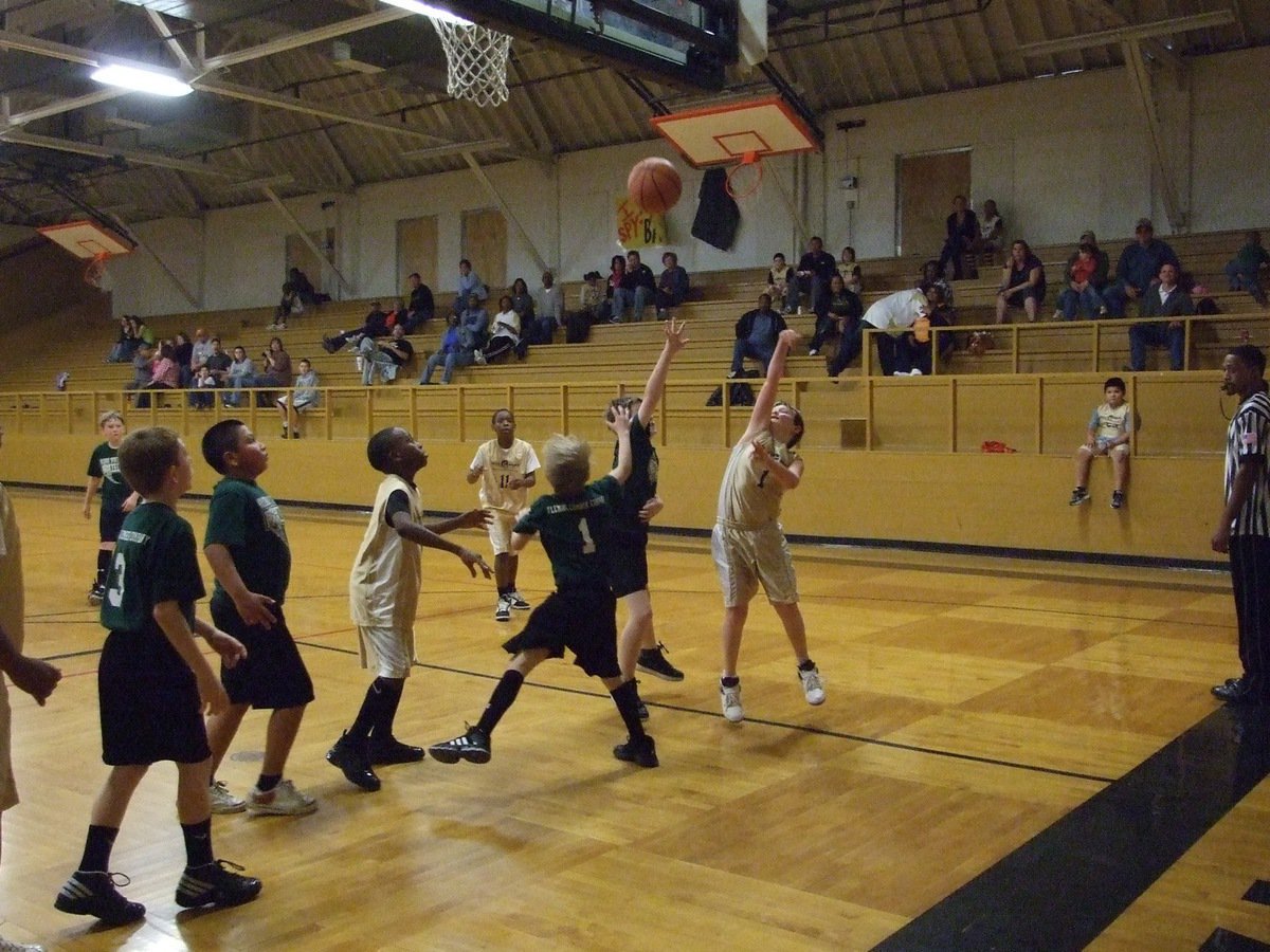 Image: Hunter Ballard(1) was the go-to guy during the 4th in a 31-15 win. — Italy 29’s Hunter Ballard(1) was in machine gun mode as he let loose a barrage of shots in the final minutes against Hillsboro Forest Green.