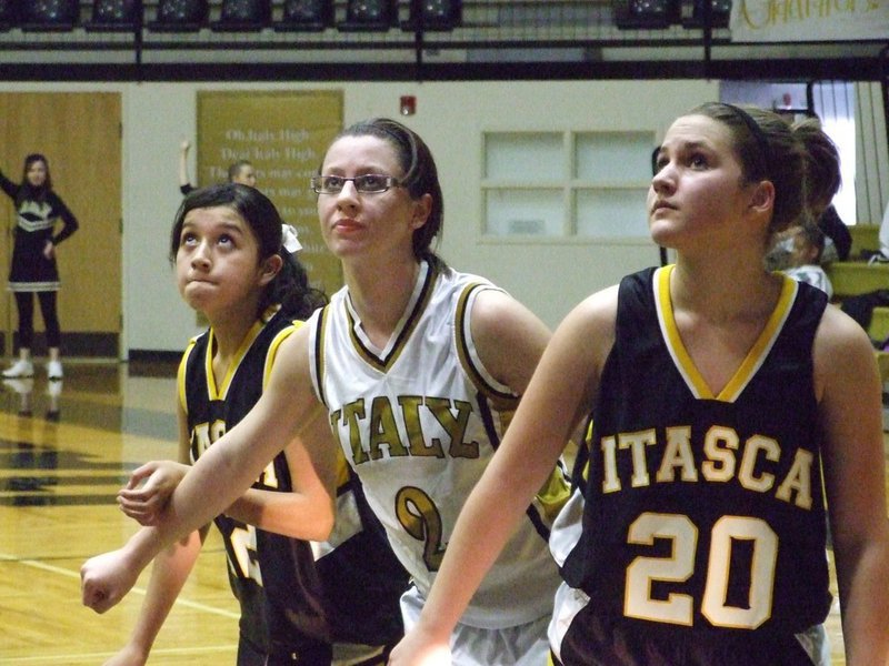 Image: Danyelle to rebound — Danyelle Baugher(2) gets ready to rebound during a free throw.