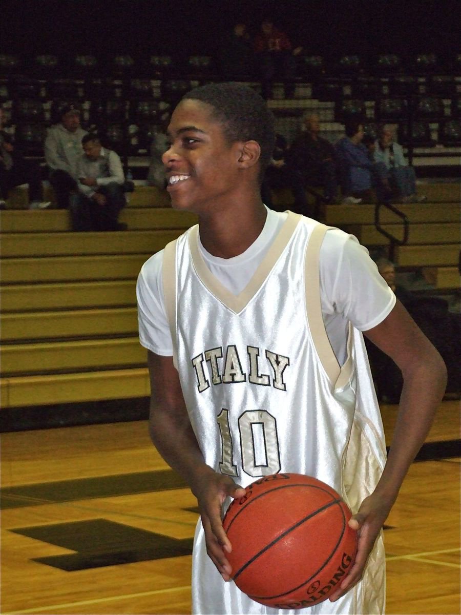 Image: Devonta Simmons — Devonta Simmons(10) stays relaxed before the game against Whitney.