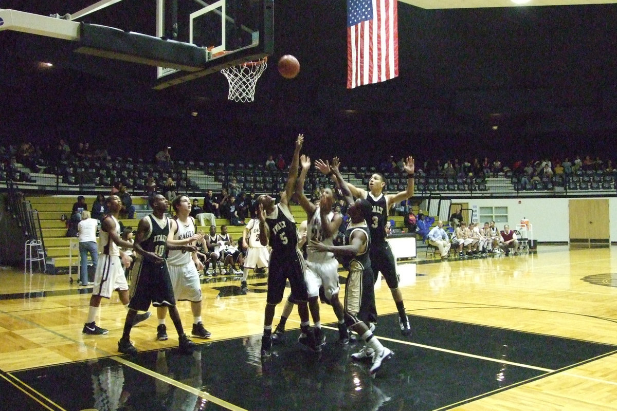 Image: Rebound That Basketball — The Mildred Eagles didn’t make it easy for the tournament hosting Italy Gladiators. The Eagles gave Italy more than they bargained for in the 1st round duel.