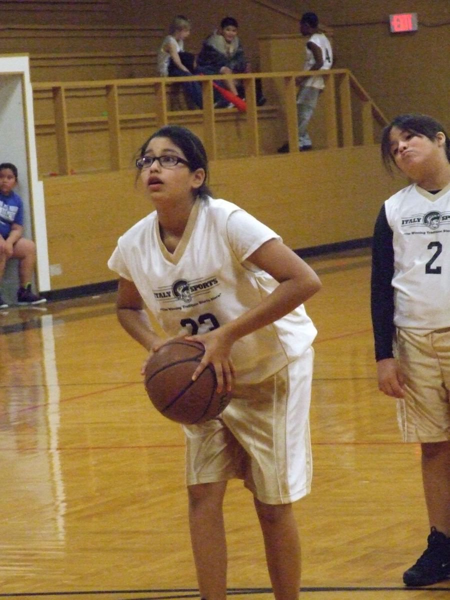 Image: Jasmine Hernandez — Making a free shot at halftime is worth 1-point.