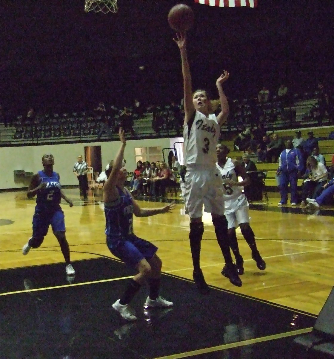 Image: Kaitlyn inside — Kaitlyn Rossa #3 scores 2-points.