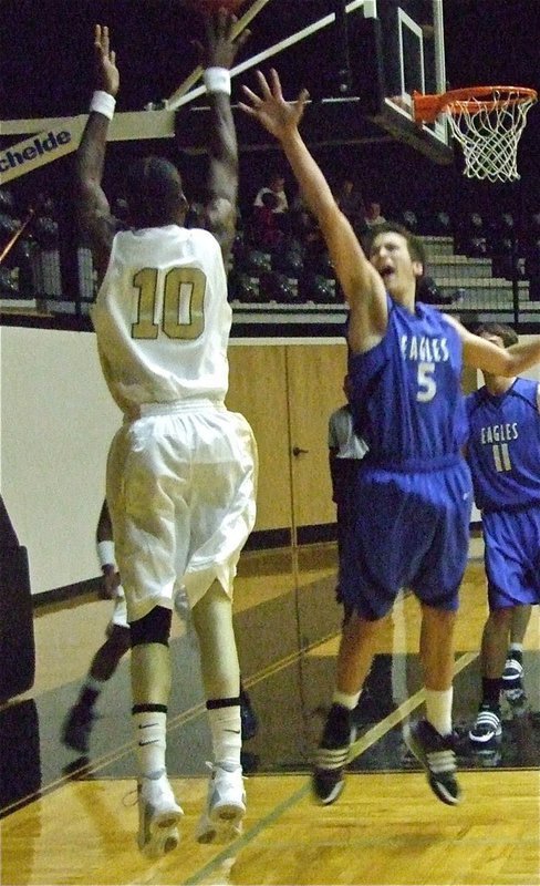 Image: John is a scream — John Isaac(10) had the Eagles squawking at him as he moved closer to their net.