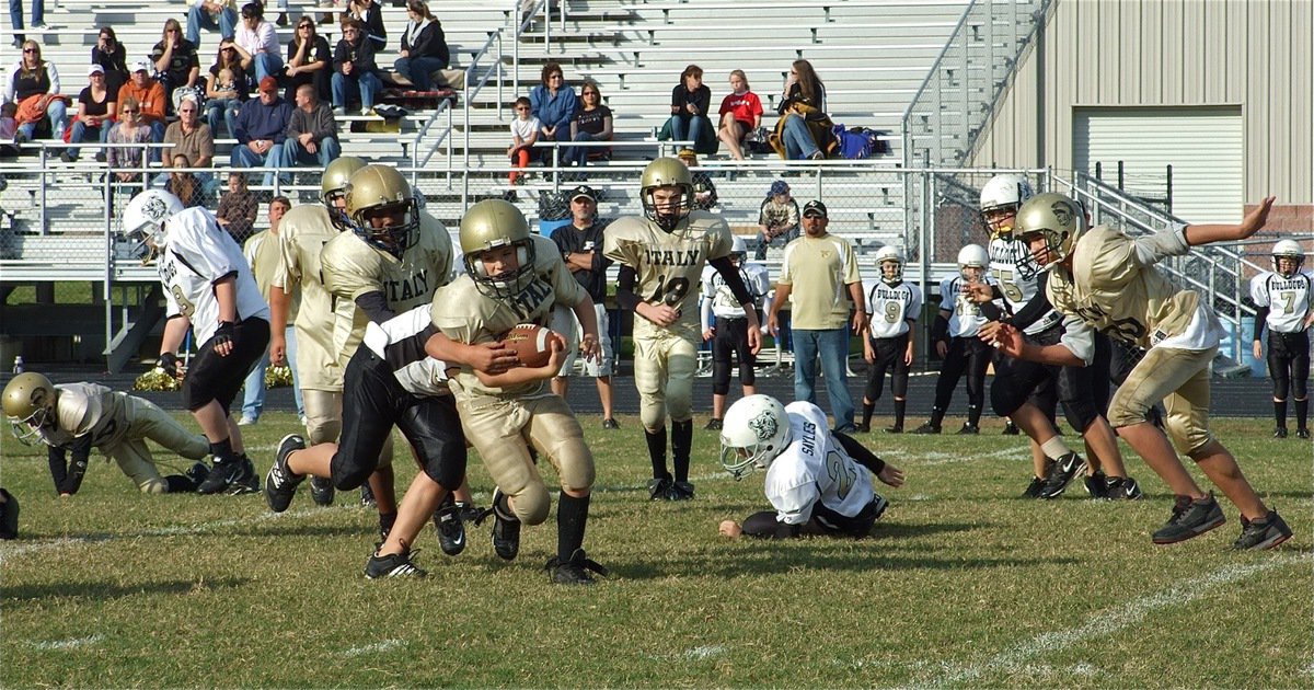 Image: Isaac is hard to handle — This Palmer tackler will need both arms and help from about two of his teammates to bring down Isaac Salcido.