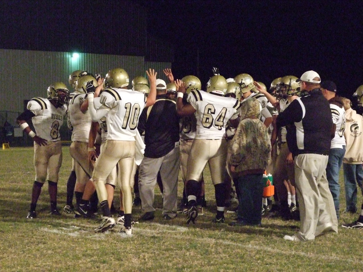 Image: Fourth Quarter — The Gladiators head Into the last quarter of the game against Itasca.