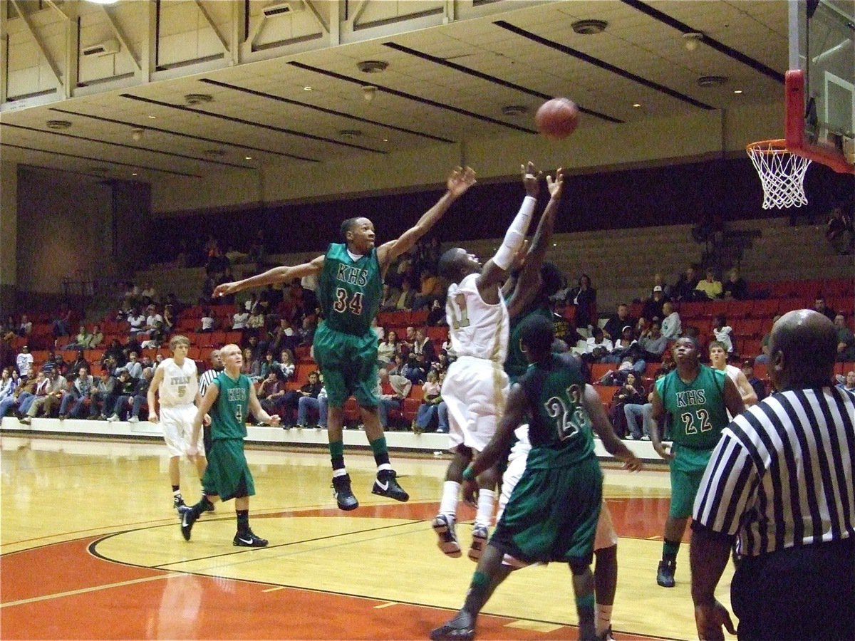 Image: Making things happen — Jasenio Anderson(11) finds away to get points against Kerens.