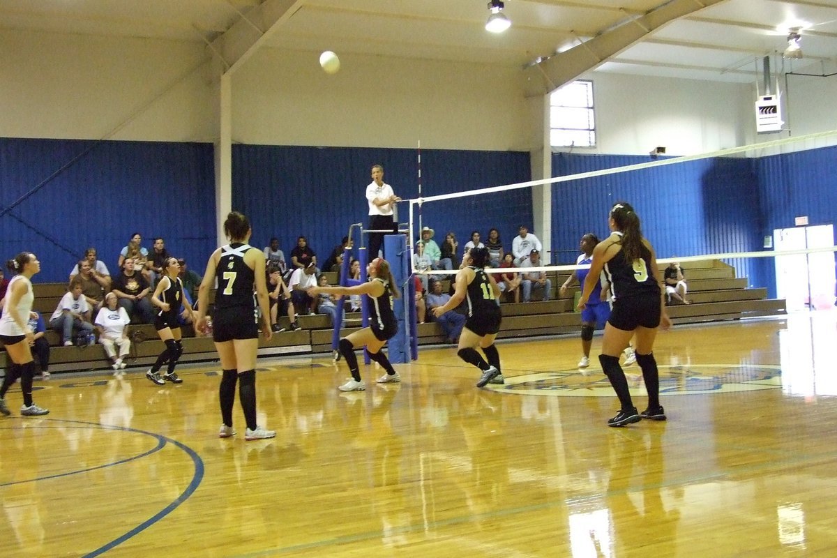 Image: Lady Gladiators vs Lady Bulldogs