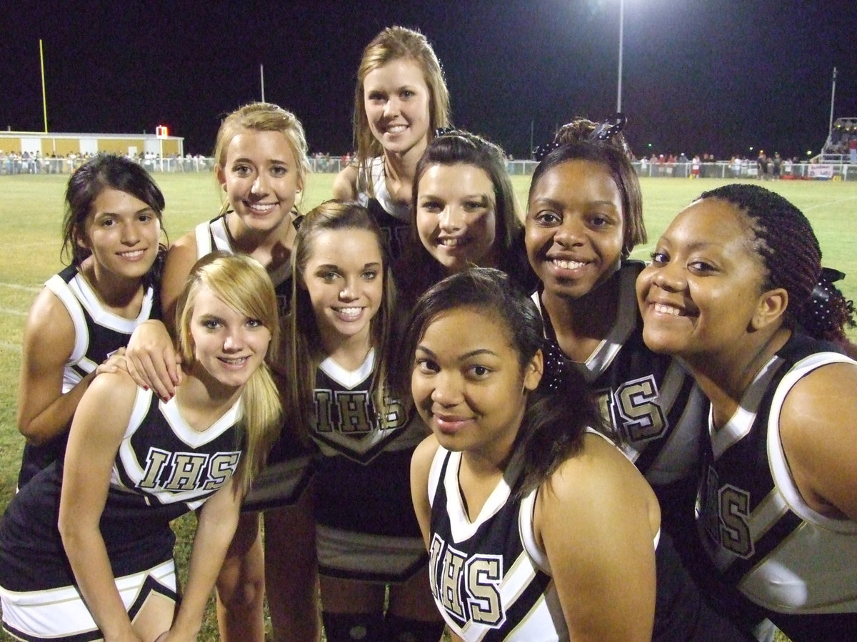 Image: Gladiator Cheerleaders — These young ladies have something to cheer about.