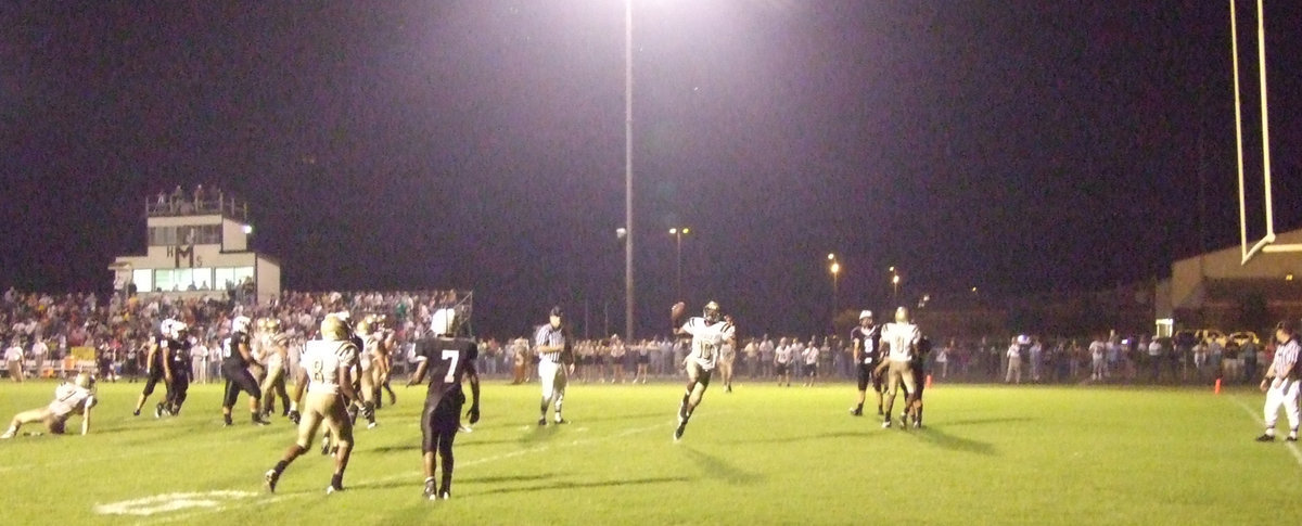 Image: Italy scores — John Isaac(10) celebrates a Gladitator touchdown.