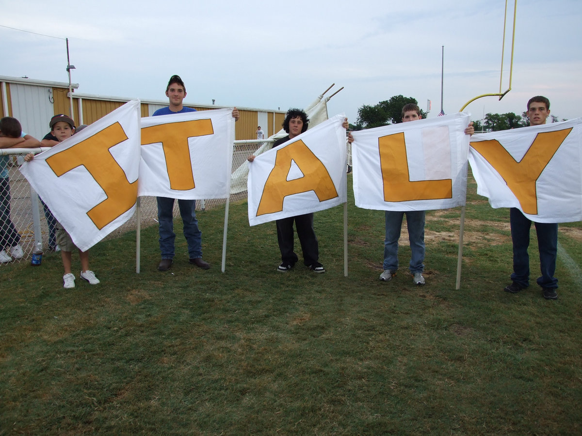 Image: Italy spirit — Italy High School invites you to the Gladiator games and see the spirit soar.