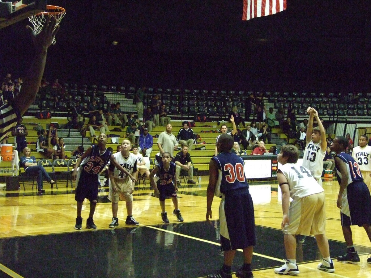 Image: Justin Wood Exhales — Italy’s #13 justin Wood tries to make a charity shot as #41 Bailey “Stallion” Walton and Zain “Zilla” Byers both prepare to rebound.