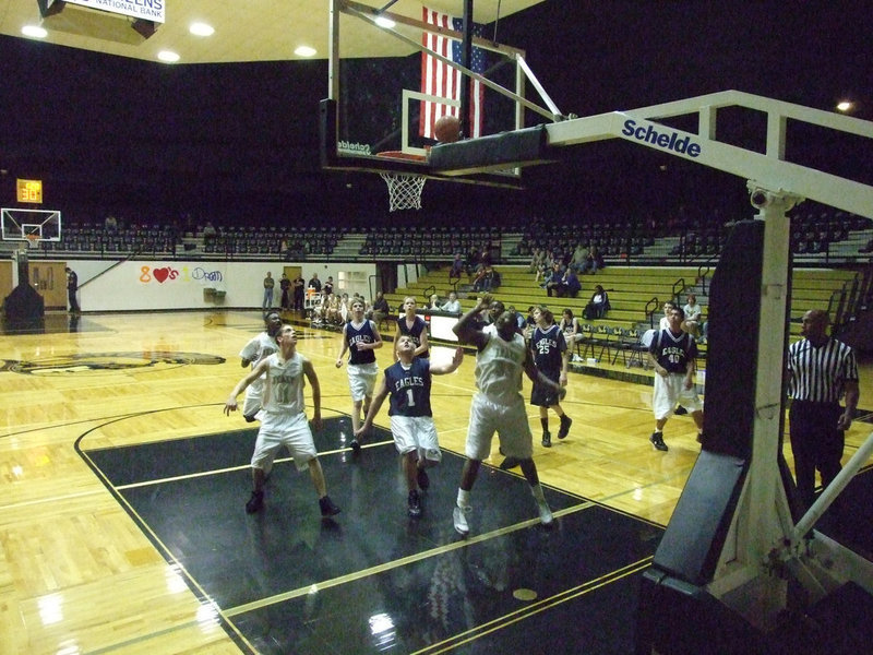 Image: Bobby “Wildkat” Wilson — Bobby “Wildkat” Wilson #33 puts up a shot in the Italy Gladiators JV’s final game of the 2009 season. Wilson scored 4-points total during the contest.