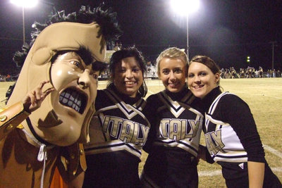Image: Fun group — Blanca, Lexie and Lindsey spend time with the Gladiator.