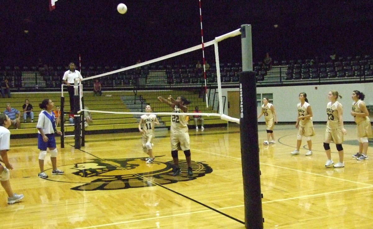 Image: Bernice has the ball — #22 Bernice Hailey takes care of this ball.