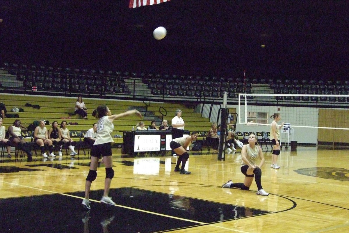 Image: JV Lady Gladiators serve